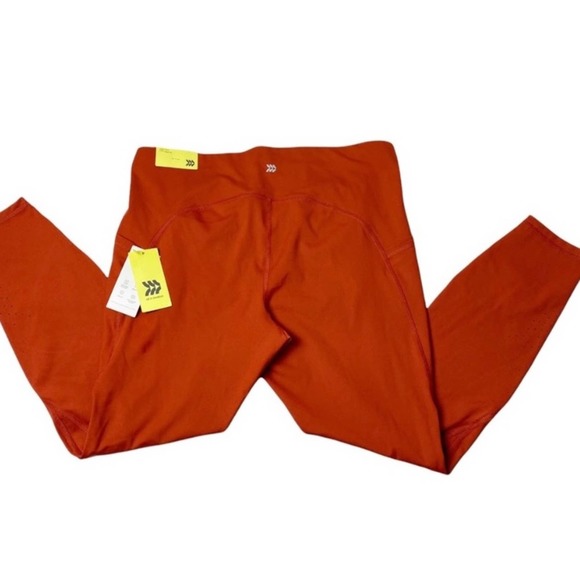 All In Motion Sculpted Linear Laser Cut High Rise 7/8 Leggings - Picture 3 of 11